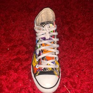 Graffiti print converse
